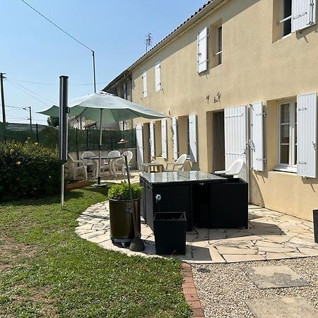 Villa Les Tremieres Le Thou Exterior foto