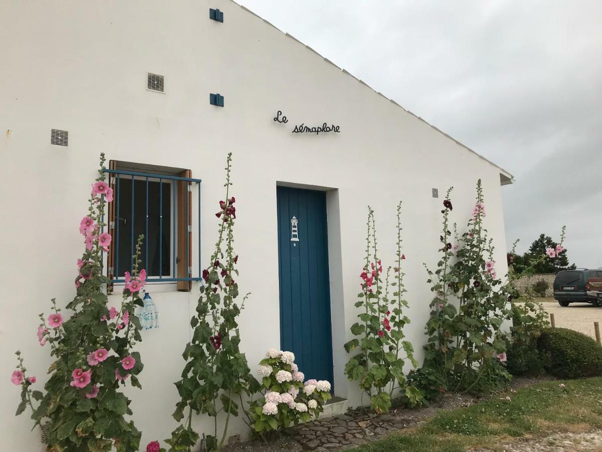 Villa Les Tremieres Le Thou Exterior foto